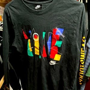 NIKE air Sportswear Long Sleeve Multicolor graphic print t shirt size small